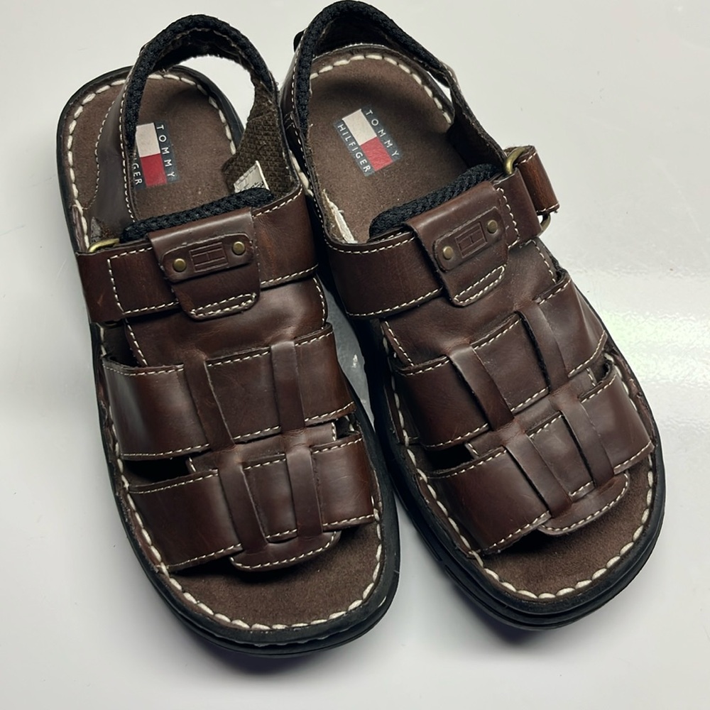 Tommy Hilfiger boys sandal. Size 3